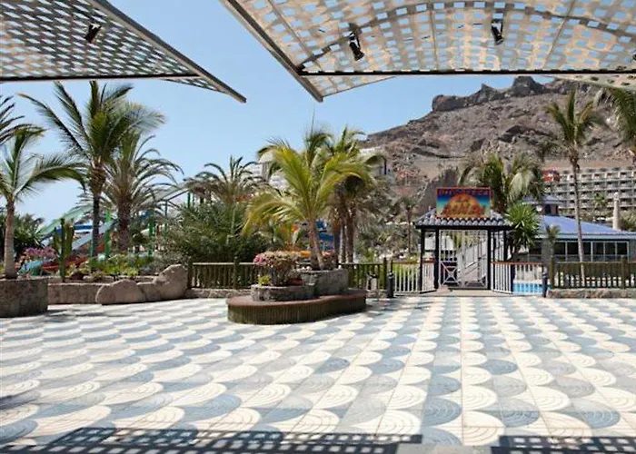 Livvo & Aquapark Hotel 3*